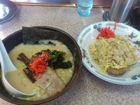 「【ランチＢセット】玉子チャーハンと豚骨ラーメン ￥500」@勇成ラーメン 本店の写真