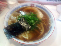 「醤油ワンタンメン(900円)+高菜丼(150円)」@支那そばや 相模原店の写真