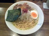 「塩らーめん(800円)+ごはん(100円)」@らーめん べんがらの写真