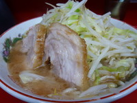 「小ラーメン（麺硬め） ¥650」@ラーメン二郎 湘南藤沢店の写真