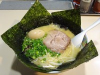 「のりみそらーめん（900円）＋味付けたまご（200円）」@にんにくやの写真