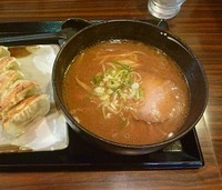 「みそらーめんと餃子のセット」@五味八珍 原店の写真