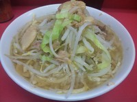 「少なめ ぶた2枚 ￥650」@ラーメン二郎 小岩店の写真