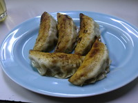 「餃子　４２０円」@俵屋飯店の写真