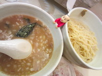 「つけめん・中　あつもり＋玉ねぎ」@ORAGA NOODLESの写真
