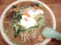 「温泉卵入り味噌ラーメン」@銚子屋食堂の写真