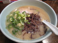 「東京とんこつラーメン　(730円)」@九州とんこつラーメン メロディー 大宮店の写真
