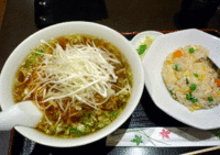 「鶏チャーシューメン・五目チャー ハンセット（800円）」@龍驤の写真