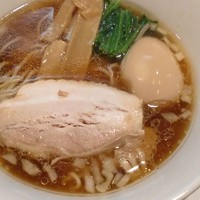 「醤油らーめん ＋ 味玉」@麺処 hachiの写真