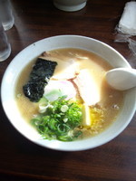 「しおバターラーメン」@ウィルラーメンの写真