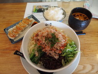 「和風肉味噌まぜそば　汁なし（KARANO）+ライス+ギョウザ」@二代目 白神の写真