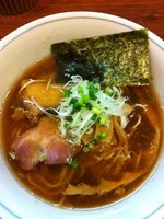 「醤油ラーメン feat.しらすご飯」@麺処 びぎ屋の写真
