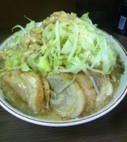 「小豚ラーメン（650円）ヤサイマシマシアブラ」@ラーメン二郎 横浜関内店の写真