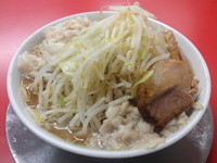 「大ラーメン子豚全増しアブラダブル」@ジャンクガレッジ 熊谷店の写真