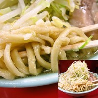 「小ラーメン（ヤサイ／ニンニクマシマシ）　650円」@ラーメン二郎 中山駅前店の写真