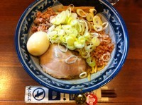 「燻玉油そば」@兎に角 松戸店の写真