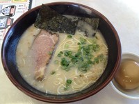 「一龍らーめん＋味玉（￥500＋￥50）」@とんこつらーめん一龍の写真