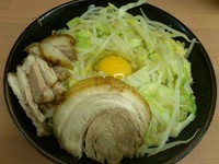 「まぜそば（麺少なめ） ￥800」@魔人豚の写真