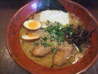 「ラーメン（チーズ）＋替え玉」@分田上の写真