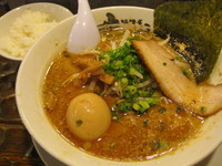 「味玉みそ780円＋サービスライス0円」@味噌屋せいべえ 濃厚完熟味噌拉麺 新橋店の写真