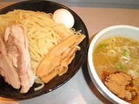 「鶏搾り・大盛り（９００円）＋出汁玉子（クーポンサービス）」@麒麟児の写真