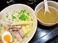 「グリーンカレーつけ麺（中盛）＋半ライス（ランチサービス）」@麺屋 むぎのいえの写真