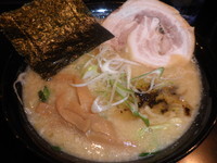 「こってり味噌ラーメン（６５０円）餃子セット（２５０円）」@麺幸房 G麺 北千住店の写真