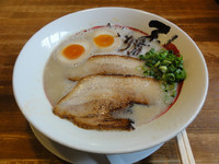 「てっぺいラーメン」@濃厚とんこつラーメン てっぺい 茨木総本店の写真