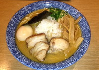 「【ａｕ限定裏メニュー】煮干し醤油ラーメン大盛り＋燻製味玉」@麺屋 一燈の写真