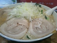 「味噌ラーメン（太麺・濃いめ）750円＋半チャーシュー200円」@背脂ラーメン きくちゃんの写真