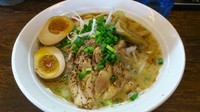 「【11月限定】鶏塩そば＋煮玉子」@伝家 志木店の写真
