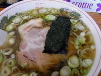 「しょうゆうラーメン(麺硬め)」@米屋の写真