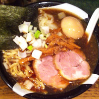 「特製煮干しラーメン」@すごい煮干ラーメン凪 新宿ゴールデン街店 本館の写真