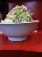 「小ラーメン（カタメ・野菜・カラメ・ニンニク）」@ラーメン二郎 神田神保町店の写真