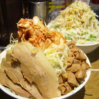 「大黒女性ホルモン・・・? 大盛 850円（ヤサイマシマシ別丼追加」@本家大黒屋本舗 平井店の写真