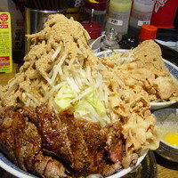 「大黒男盛り 汁なし 大盛 850円（ヤサイマシマシちょっとだけ別」@本家大黒屋本舗 平井店の写真