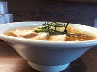 「鶏煮干しそば　７００円」@東京煮干中華そば 三三㐂 大森の写真