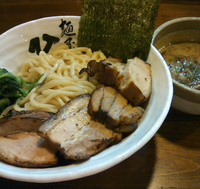 「炙り焼豚入り節系醤油つけめん (大盛)」@麺屋ひじりの写真