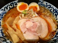 「豚骨魚介東京駅辛旨らー麺　１０００円」@東京駅 斑鳩の写真