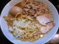 「極肉煮干らーめん（黒）大盛」@極肉煮干あかこっこの写真