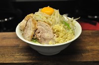 「肉増しまぜそば（塩）900円」@麺処 MAZERU 代々木店の写真