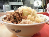 「小らーめん＋ほぐし豚＋野菜ニンニク　「650円＋50円＋無」@麺屋 桐龍の写真