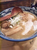 「濃厚狼煙ラーメン大盛り（細麺に変更）＋半肉」@狼煙 〜NOROSHI〜の写真