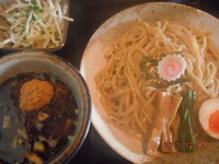 「黒いつけそば（限定10食） 850円 + 鰹節粉 50円」@俊麺なが田の写真