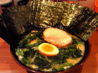 「醤油ラーメン(固め)￥650＋のり￥60＋ほうれん草￥100」@金沢家の写真