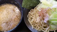 「燕三条系つけ麺　温キャベツ　￥850」@煮干 丸めの写真