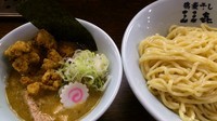 「つけめん煮番搾り　鶏皮　￥950」@東京煮干中華そば 三三㐂 大森の写真