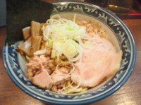 「油そば(小)(700円)」@兎に角 松戸店の写真