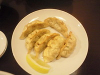 「揚げ餃子(350円)」@野田醤油ラーメン 麺屋あじくま 柏店の写真