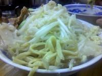 「小ラーメン 700円 やさい少なめ あぶら、にんにくマシマシ」@ラーメン二郎 新小金井街道店の写真